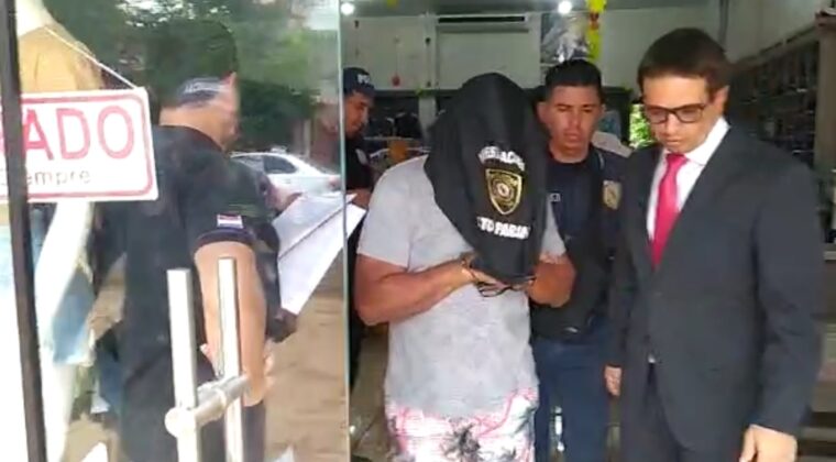 Hombre difundió videos íntimos de su pareja, mujer quedó desempleada