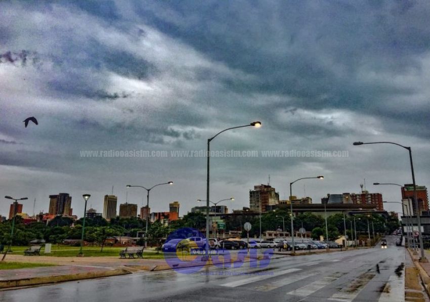 Lunes frío y con lluvias ligeras