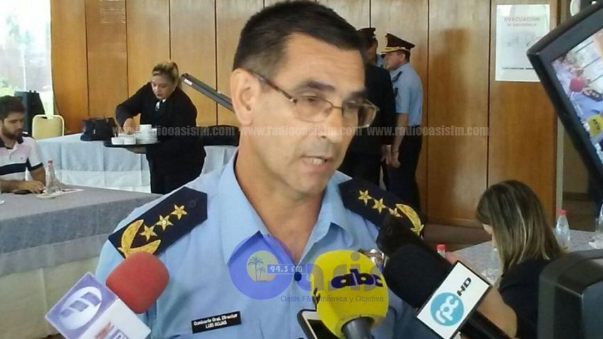 Tira fardo a excomandante