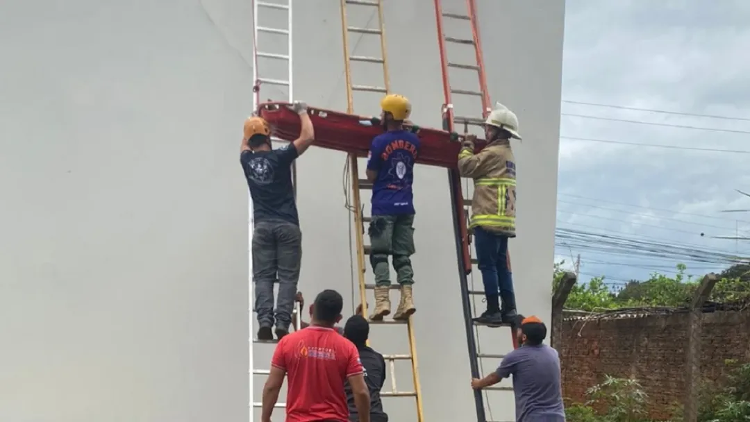 Joven trabajador de 20 años sufre serias quemaduras tras recibir descarga eléctrica