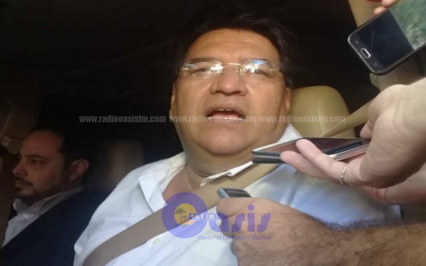 "Los cargos importantes tienen que ser para polticos", afirman