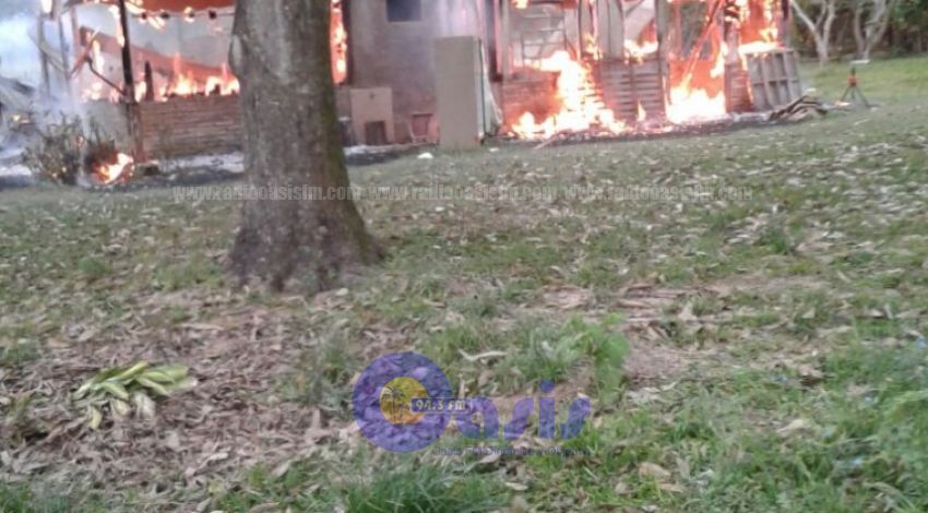 Policía investiga si fue casual o le prendieron fuego a la casa de un sacerdote retirado