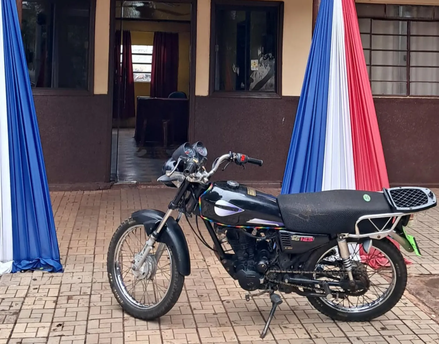 Incautan motocicleta de dudosa procedencia durante patrulla policial en Pedro Juan