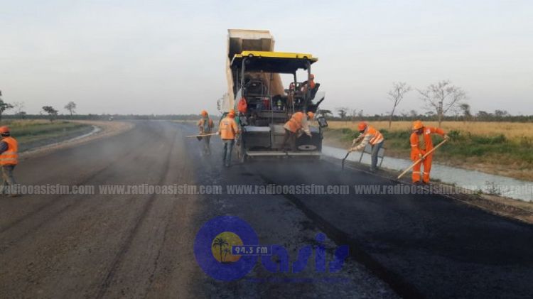 Ruta Bioceánica: Colocan capa asfáltica en Carmelo Peralta