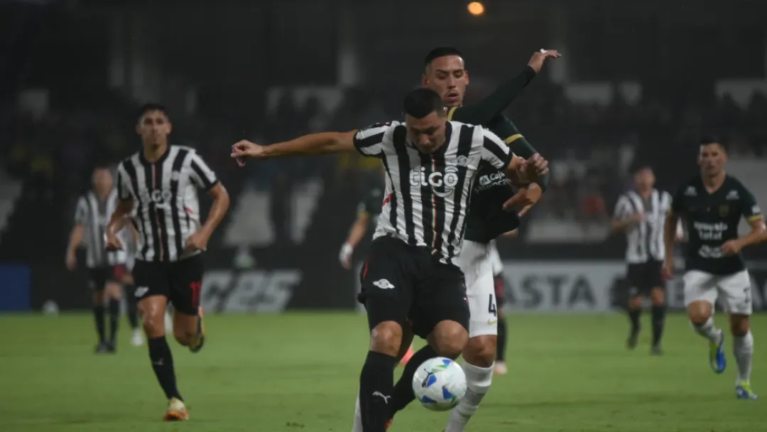 Pese a estar dos goles abajo, Libertad logró rescatar un punto ante Alianza Lima
