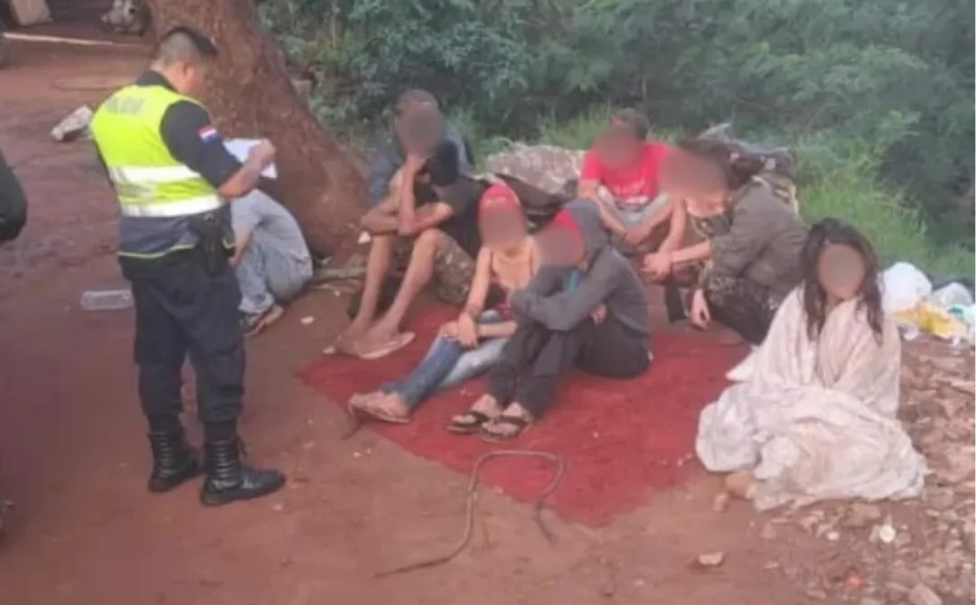 Tras un hecho de asalto, dos personas son detenidas por poseer orden de captura