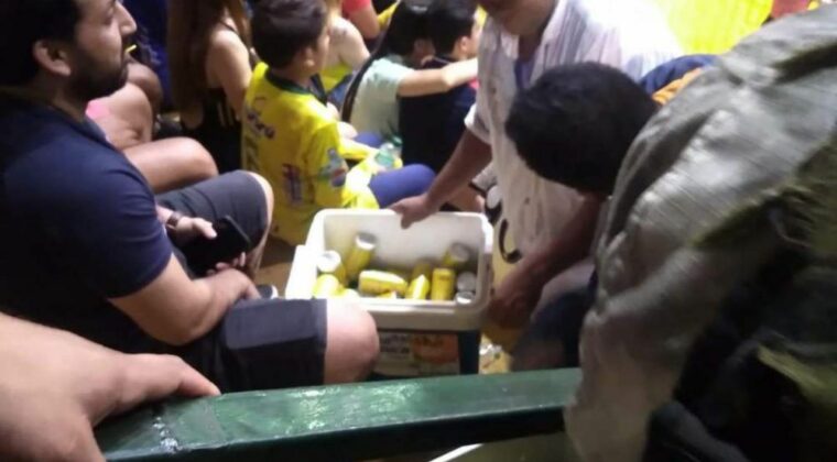 Encuentro de fútbol de Salón termina en batalla campal