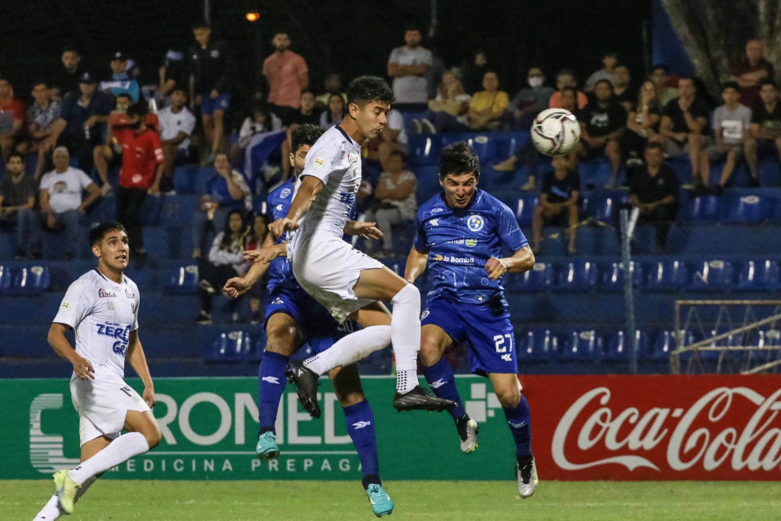 El Gallo tropieza en Villa Elisa