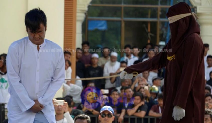 Recibieron 84 latigazos en la plaza pública por ser homosexuales