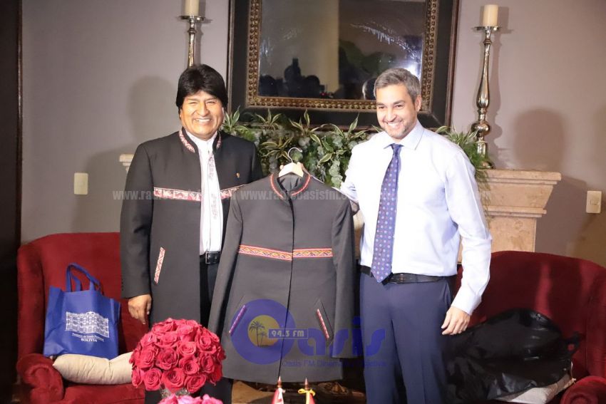 Mario Abdo recibe a Evo Morales