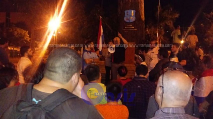Ciudadanos se autoconvocaron en la Plaza de Armas en apoyo a Payo Cubas