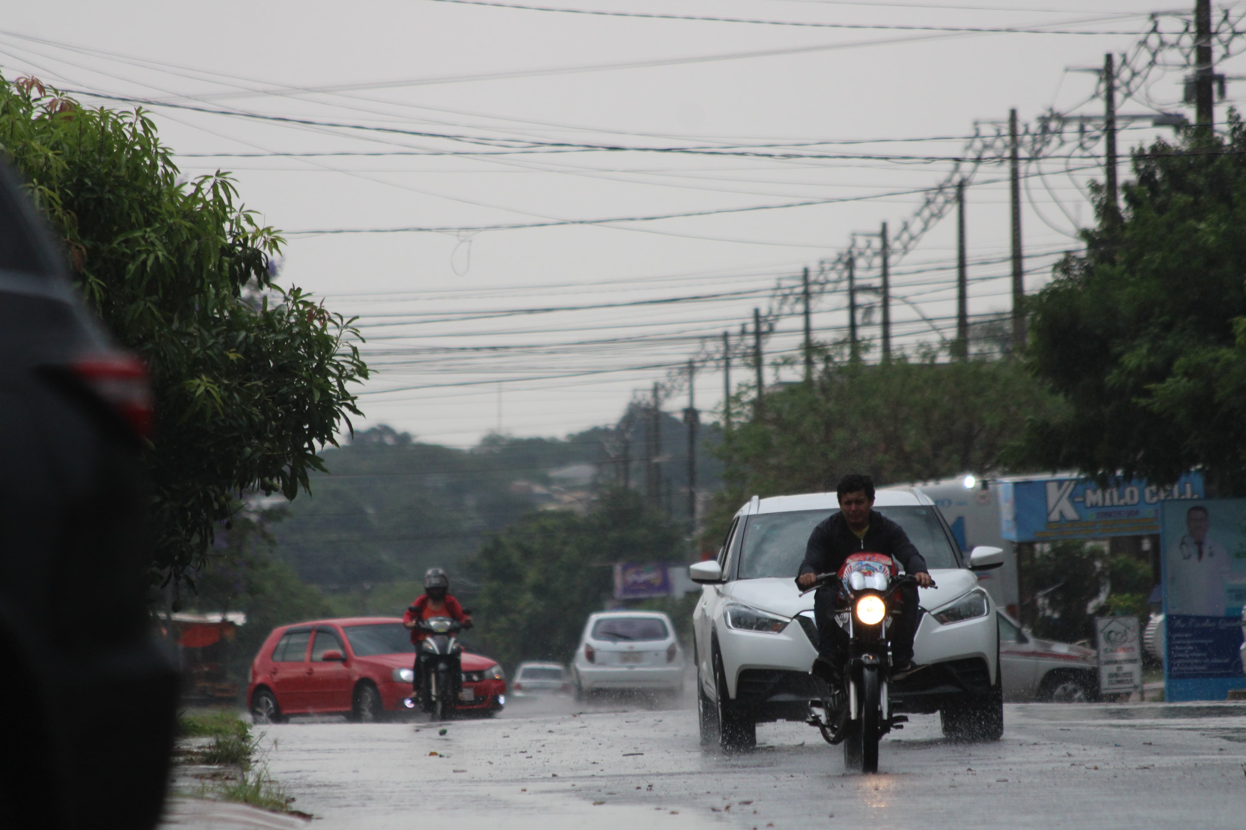 Alerta meteorológica desde anoche para varias regiones del país