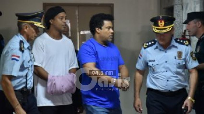 Ronaldinho irá a un hotel luego de depositar USD 1.600.000