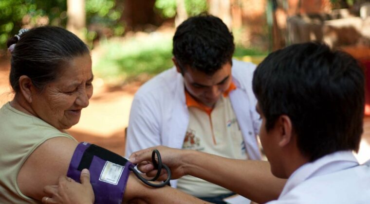 Médicos rurales exigen celeridad para poder cobrar sus salarios