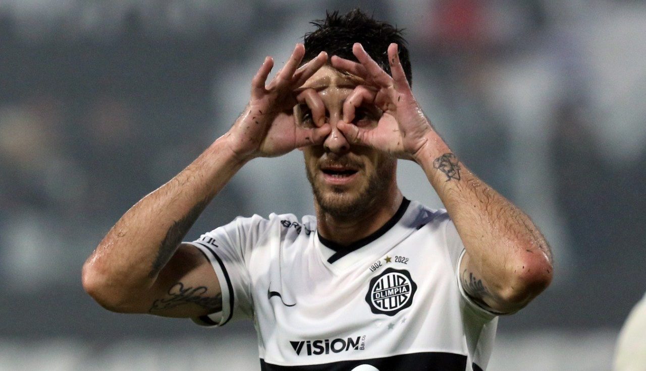 ¿Ale Silva por dos años con el supercampeón?