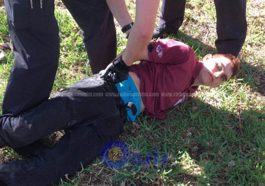 Joven mata a 17 personas en escuela de Florida en una nueva masacre en EE.UU.