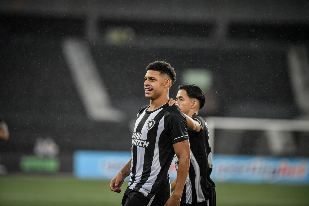 Guaraní ya tiene rival: Con Gatito y "Segovinha" titulares, Botafogo elimina a Patronato