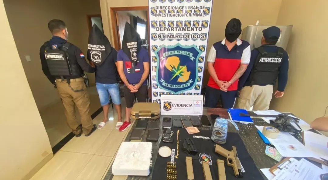 Detienen a tres personas con drogas y armas en Pedro Juan Caballero