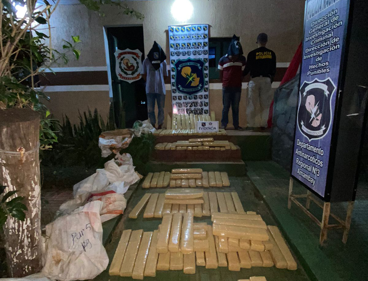 Con más de 150 kilos de supuesta marihuana dos sujetos fueron detenidos