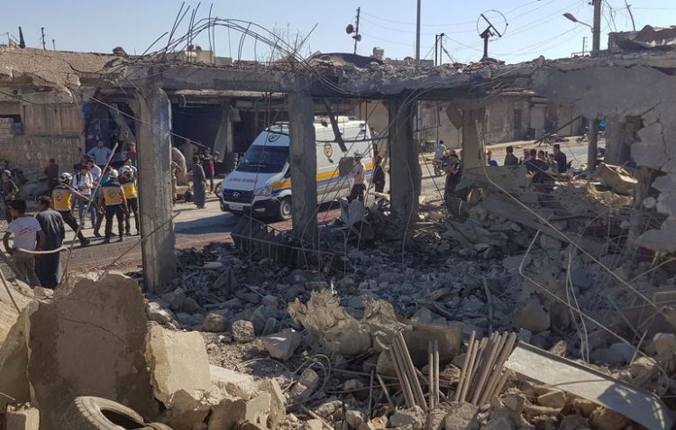 Al menos 38 muertos en bombardeos rusos contra un mercado en Siria