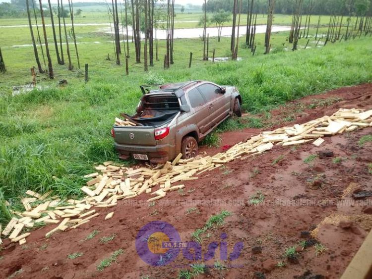 Incautan 800 kilos de marihuana  luego de un accidente