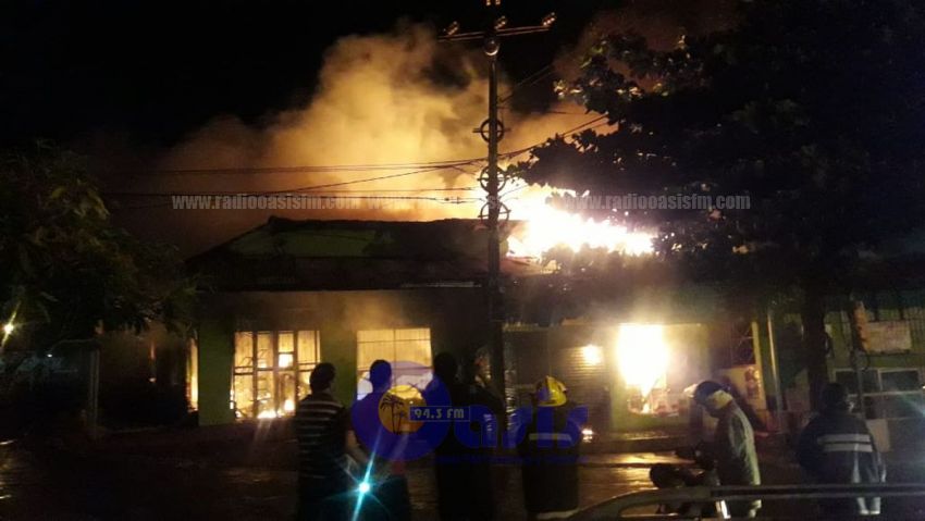 Padre incendia casa y mata a su hija de 14 años