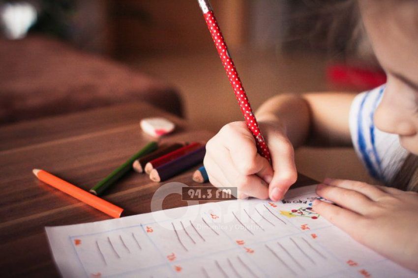 Educación híbrida: Clases virtuales continuarán y presenciales serán voluntarias