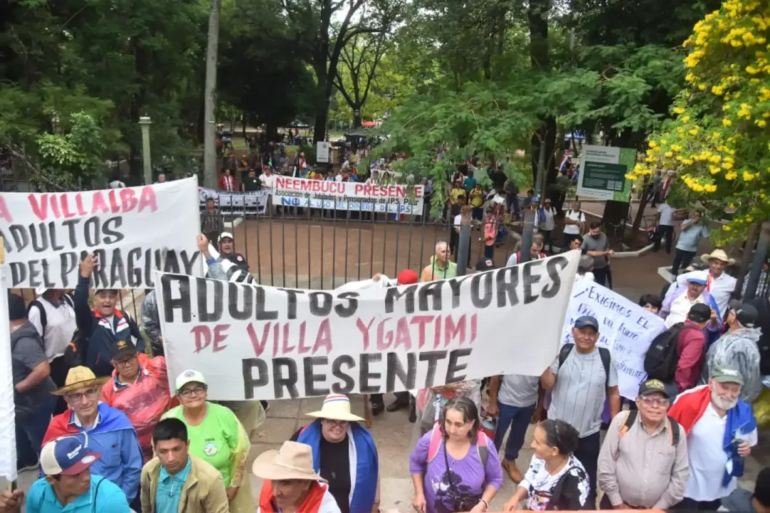 Organizaciones marchan por el centro de Asunción para denunciar “abandono” del Gobierno