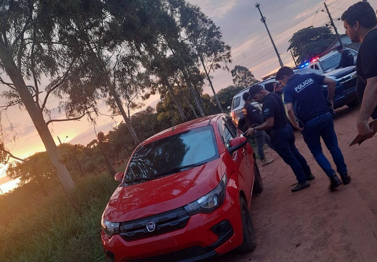 Vehículo que tuvo participación en asalto a distribuidora fue hallado abandonado