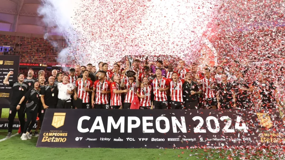Estudiantes se queda con el Trofeo de Campeones