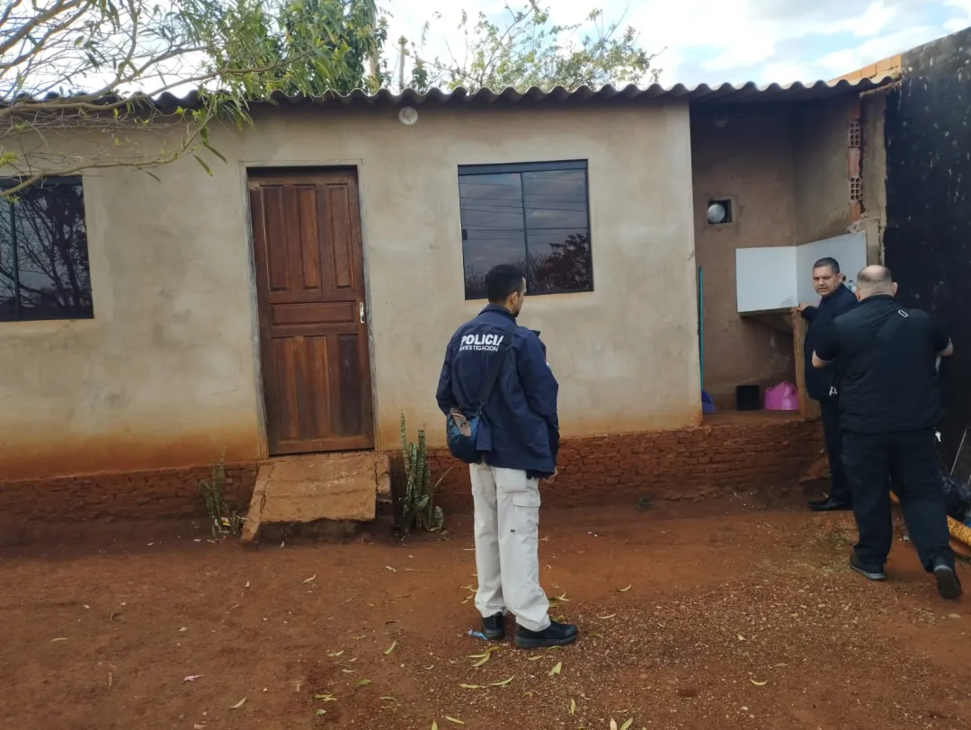 Policía y Ministerio Público allanan viviendas en investigación por crimen en Jardín Aurora