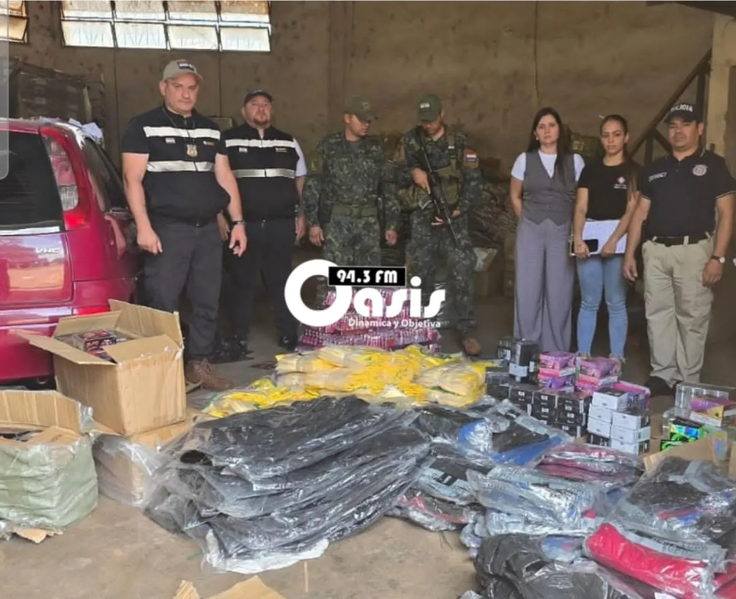DNIT incauta vehículo con vapers, prendas y accesorios sin documentación en Pedro Juan