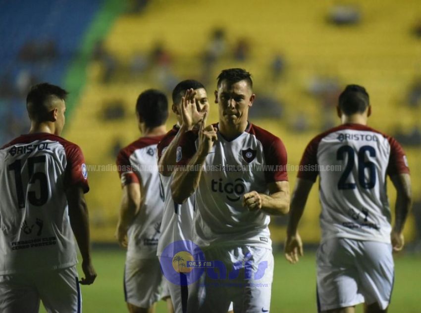 Cerro cumple en el estreno