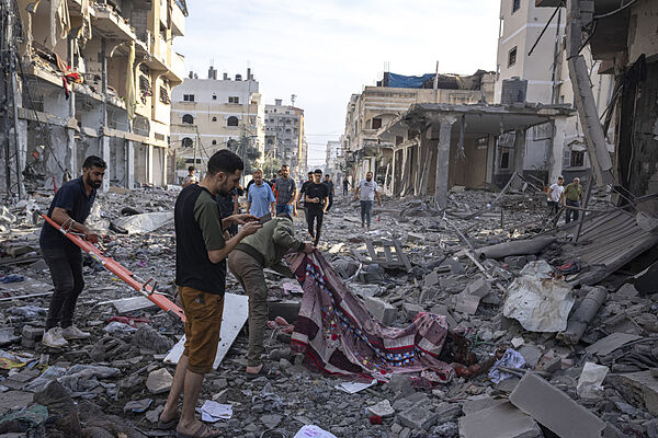 Hamás dispara cohetes a Tel Aviv en represalia por bombardeos en Gaza