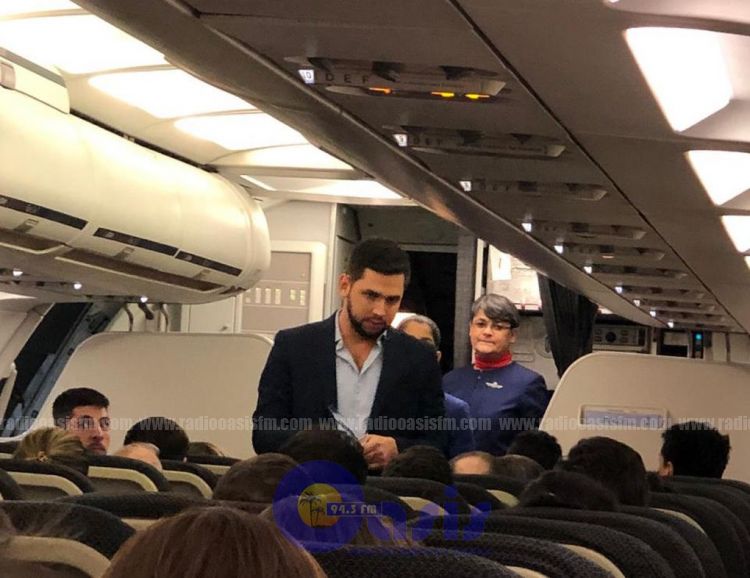 Pasajeros de un avión escrachan a Joselo Rodríguez