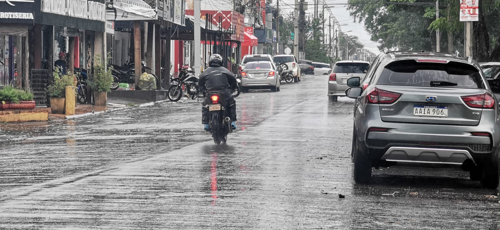 Lluvias dispersas y tormentas para hoy jueves