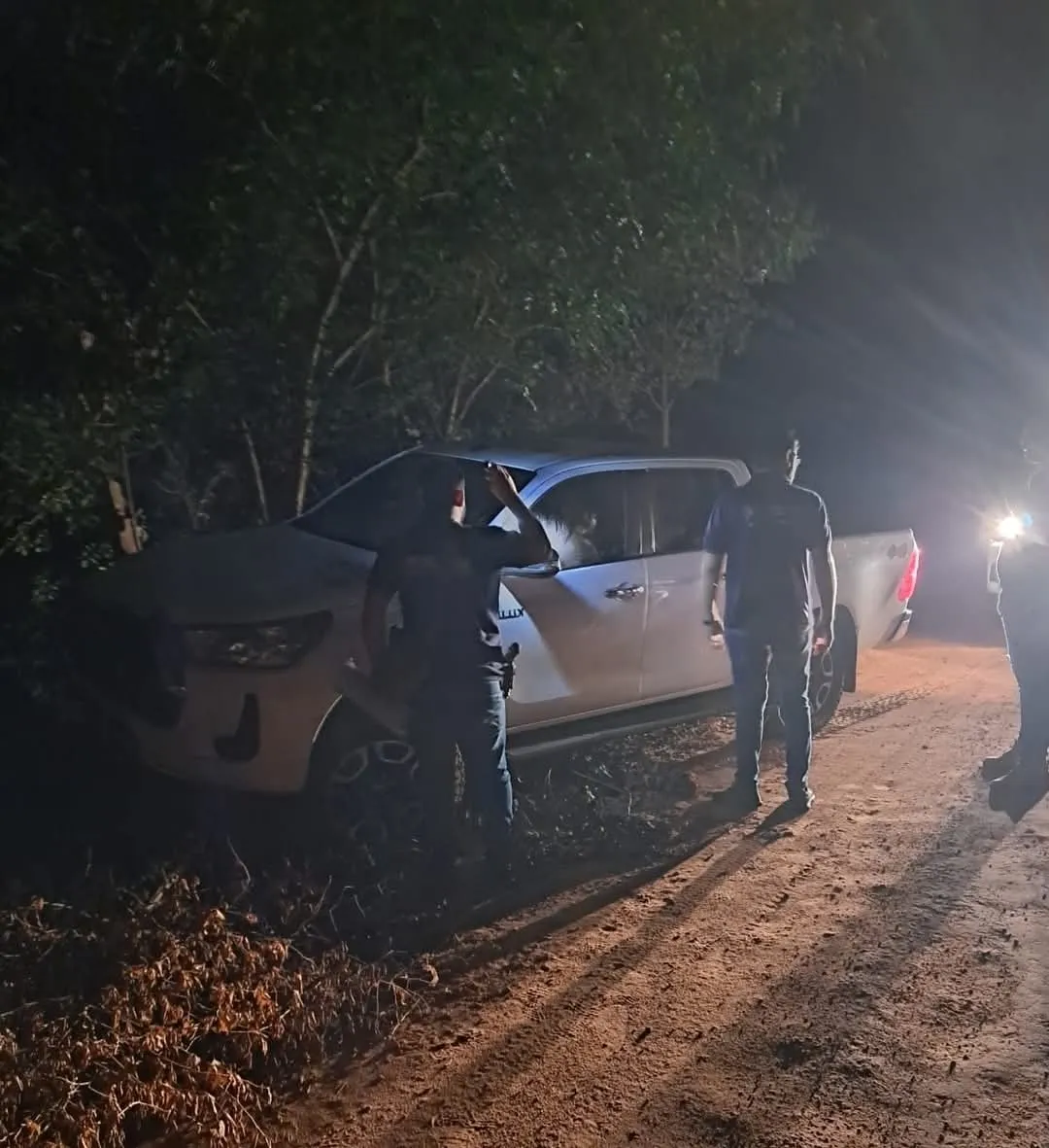 Bella Vista: camioneta producto de robo es hallada en una zona boscosa