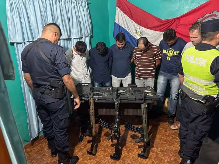 Imputan a 6 hombres detenidos con escopetas y pistolas automáticas