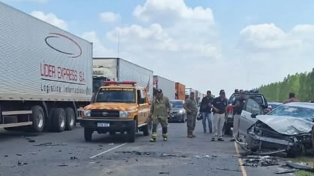 Hinchas de Racing chocan en Falcón con otro vehículo y accidente deja fallecido