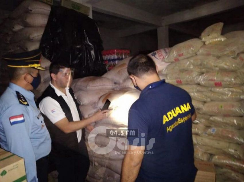 Incautan 9.600 kilos de azúcar y cajas de vino que serían de contrabando en Carapeguá