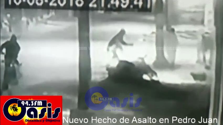 La asaltan al llegar a casa y llevan su moto, dos perros intentaron frustrar el robo en Pedro Juan