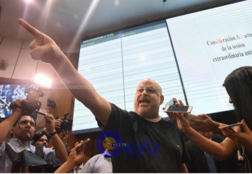 Payo Cubas protagoniza bochorno en el Senado