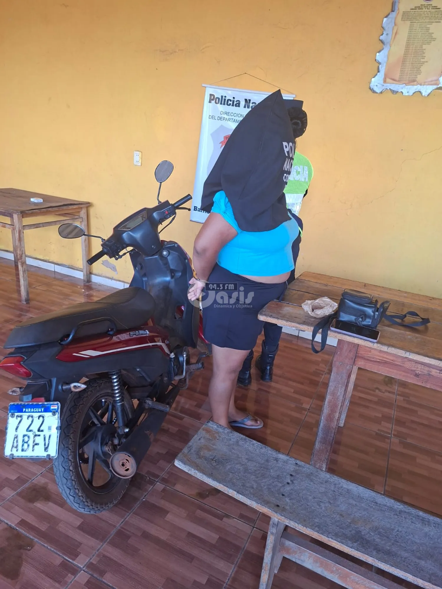 Detienen a mujer que distribuía crack en motocicleta en Pedro Juan