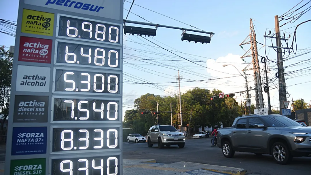 Enero pukú: generalizan la suba de precios de combustibles