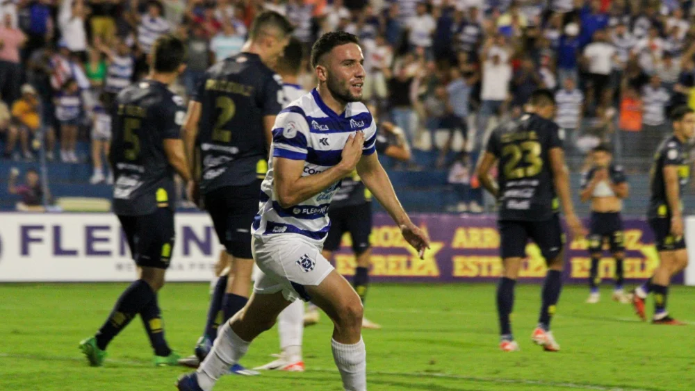 2 de Mayo saborea su primera victoria en su regreso a la División de Honor