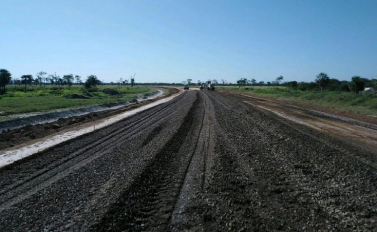 Celebran inicio de construcción de primer asfaltado en Alto Paraguay