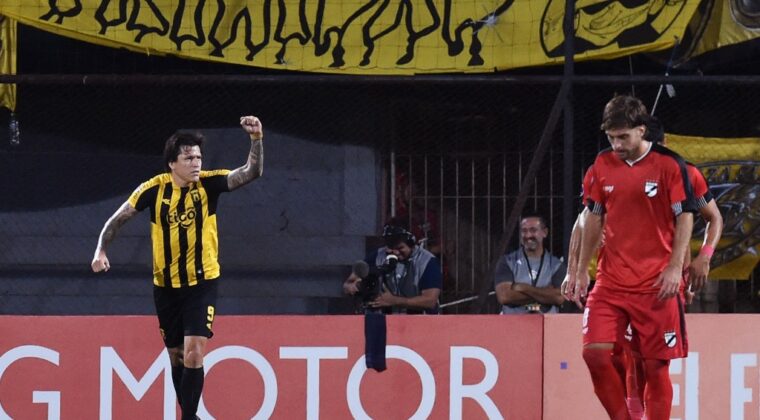 Guaraní reacciona a tiempo y triunfa en la Sudamericana