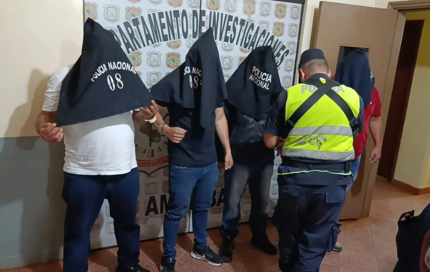 Apuntan a guardiacárceles en el robo de cinco pistolas de la cárcel de Pedro Juan