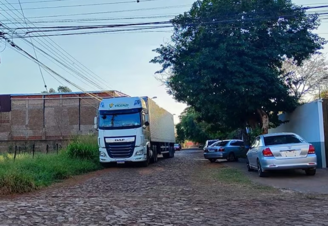 Con cargamento indocumentado, incautan camión por supuesto contrabando