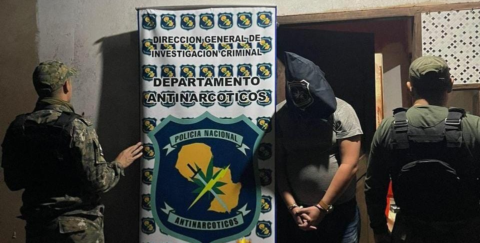 Antinarcóticos detuvieron a supuesto microtraficante en barrio San Gerardo de PJC